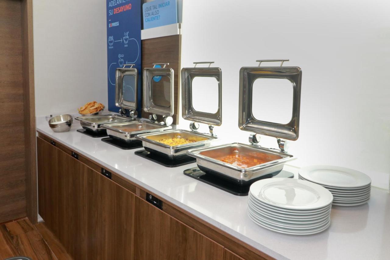 Holiday Inn Express - Monterrey - Fundidora By Ihg エクステリア 写真