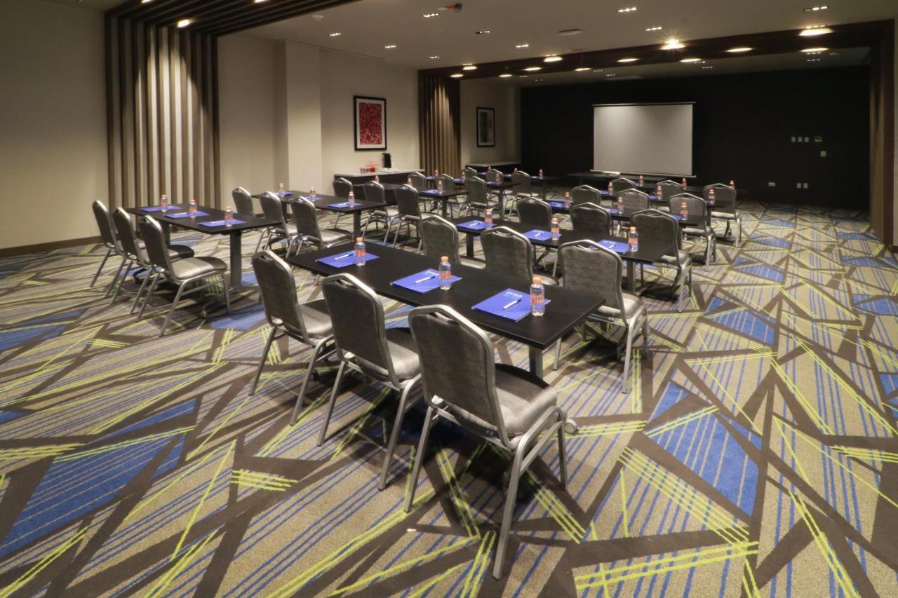 Holiday Inn Express - Monterrey - Fundidora By Ihg エクステリア 写真